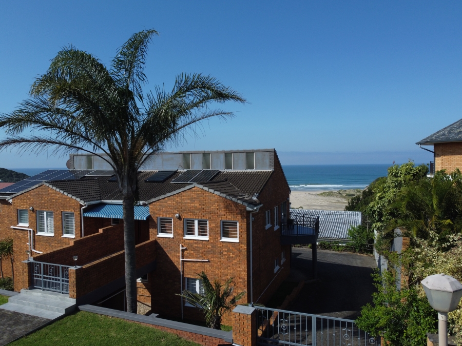 6 Bedroom Property for Sale in Cintsa East Eastern Cape